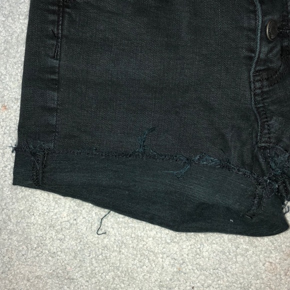 Black jean shorts - Picture 3 of 4